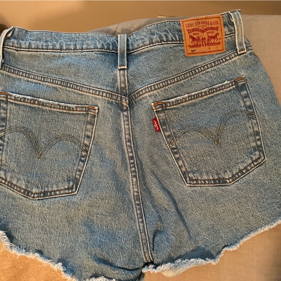 Levi’s button fly shorts - Picture 2 of 5